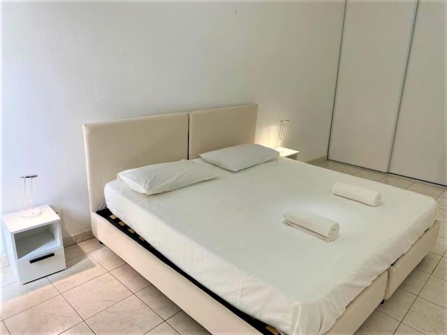 Le Jardin Des Muses -parking Prive - Centre-ville - Bord De Apartment *